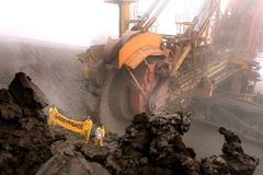 Pokud budou fungovat Dukovany, uhlí pod Jiřetínem nebudeme potřebovat, řekl ministr