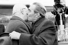 Rusové nejvíc obdivují Brežněva, který nařídil okupaci Československa. Na druhém místě je Stalin
