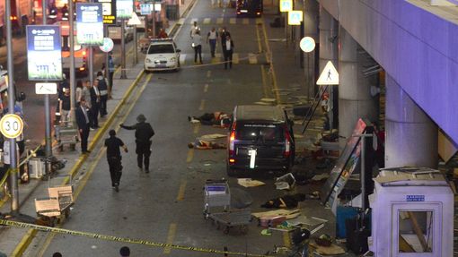 Oběti exploze na letišti v Istanbulu.