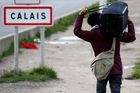 V Calais stojí kilometrová zeď. Má zabránit imigrantům v nelegálním přechodu do Británie