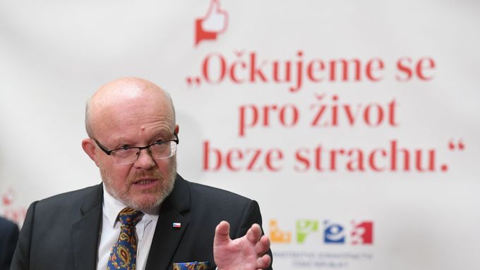 Ministr zdravotnictví Vlastimil Válek (TOP 09).