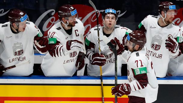 Roberts Bukarts slaví gól Lotyšska v zápase s Itálií na MS 2019