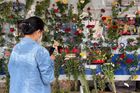 Barmánci protestují květinami. Nosí je na místa, odkud aktivisté vyšli na smrt