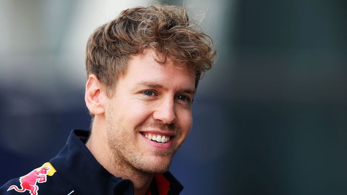 Sebastian Vettel byl v pátek jen těsně rychlejší než domácí matador Alonso.