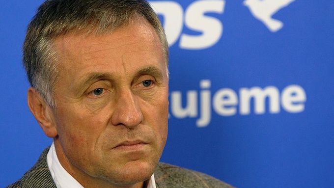Mirek Topolánek says he may step down as ODS leader.