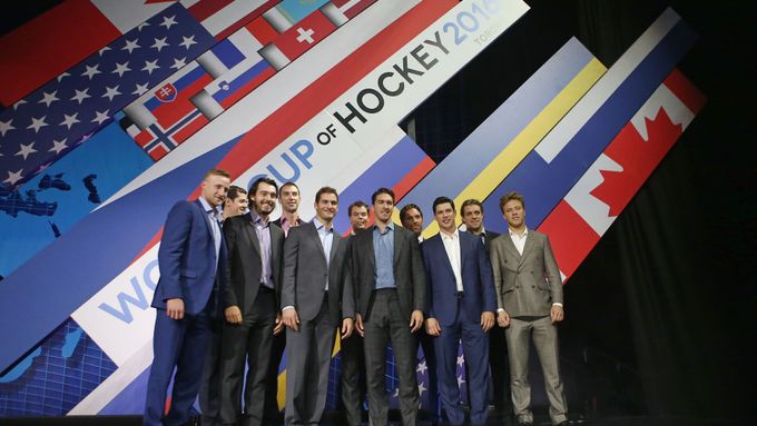 Zástupci všech týmů, které se zúčastní Světového poháru 2016. Včetně Davida Pastrňáka