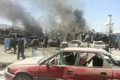 Atentátník zaútočil na autobus s vojáky v Kábulu
