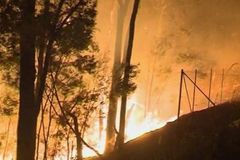 Požáry v Austrálii si vyžádaly dvě oběti, jeden člověk se pohřešuje