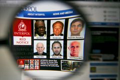 Interpol pátrá po Jacku Warnerovi