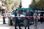 Sebevražedný atentátník zabil před šíitskou mešitou v Kábulu 22 lidí. Vydával se za pastevce