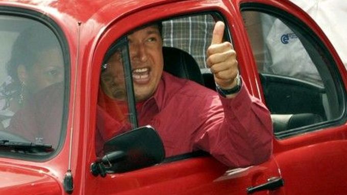 "Vstříc rudým zítřkům" - Ve třetím prezidentském období bude Hugo Chávez následovat kroky svého velkého vzoru Fidela Castra