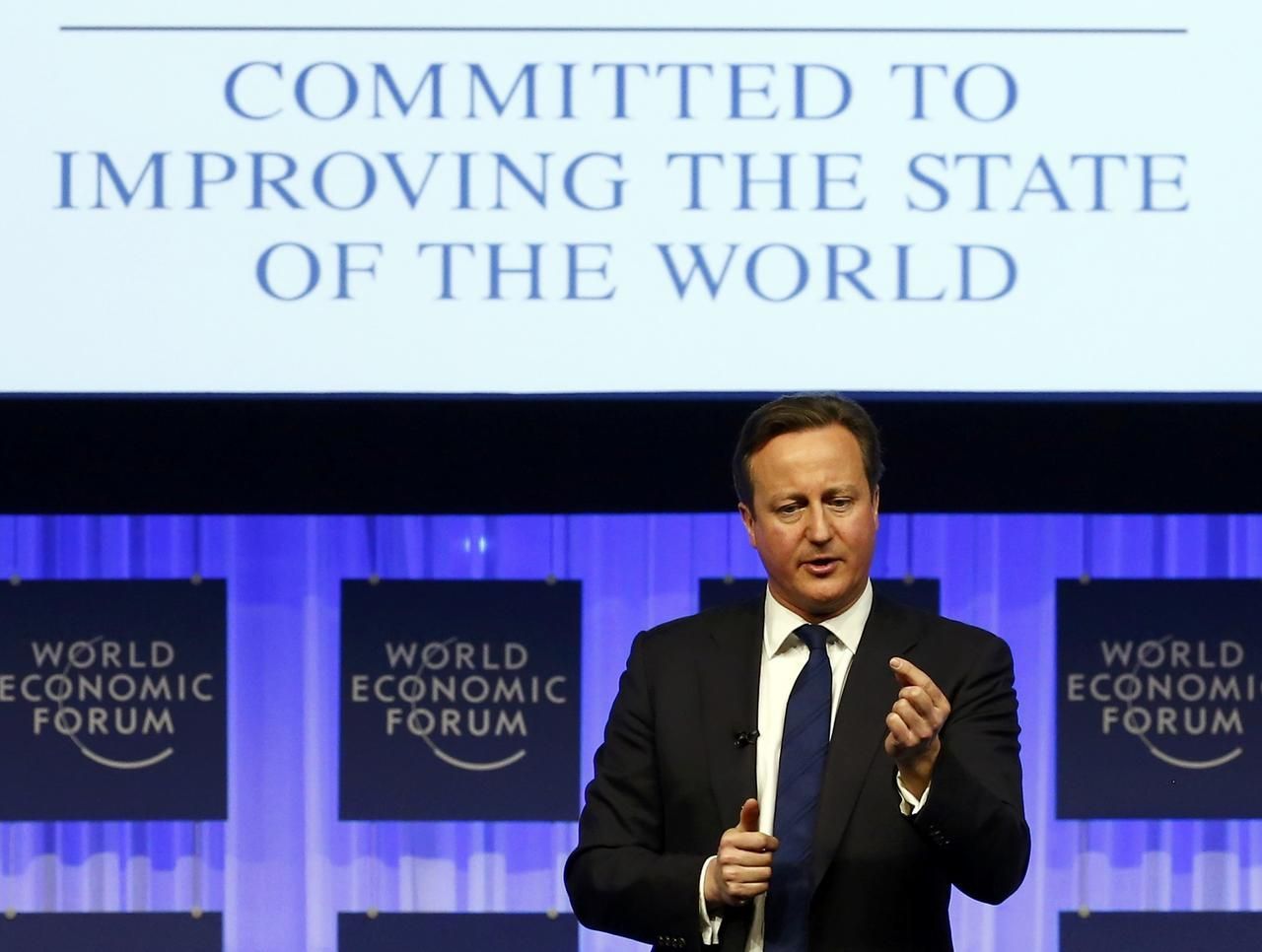 David Cameron v Davosu