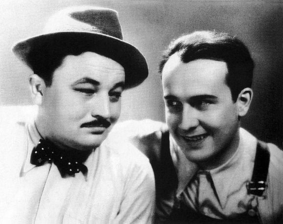 Jan Werich (vlevo) a Jiří Voskovec ve filmu Hej rup!, 1934.