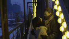 Podívejte se na ukázku z vítězného snímku Berlinale Bai Ri Yan Huo (Black Coal, Thin Ice) čínského režiséra Tiao I-nana.