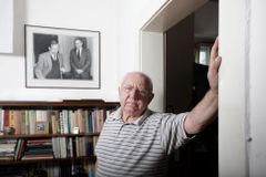 Zemřel jeden z otců kuponové privatizace Tomáš Ježek. Bylo mu 77 let
