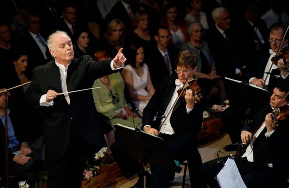 Smetanovu Mou vlast s Vídeňskými filharmoniky na festivalu Pražské jaro v roce 2017 nastudoval Daniel Barenboim.