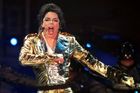 Mirek Vodrážka: Karel Gott a Michael Jackson, dvě smlouvy pop music s politikou