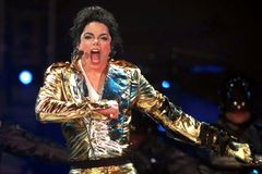 Mirek Vodrážka: Karel Gott a Michael Jackson, dvě smlouvy pop music s politikou