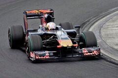 Potvrzeno: Alguersuari zůstává ve stáji Toro Rosso