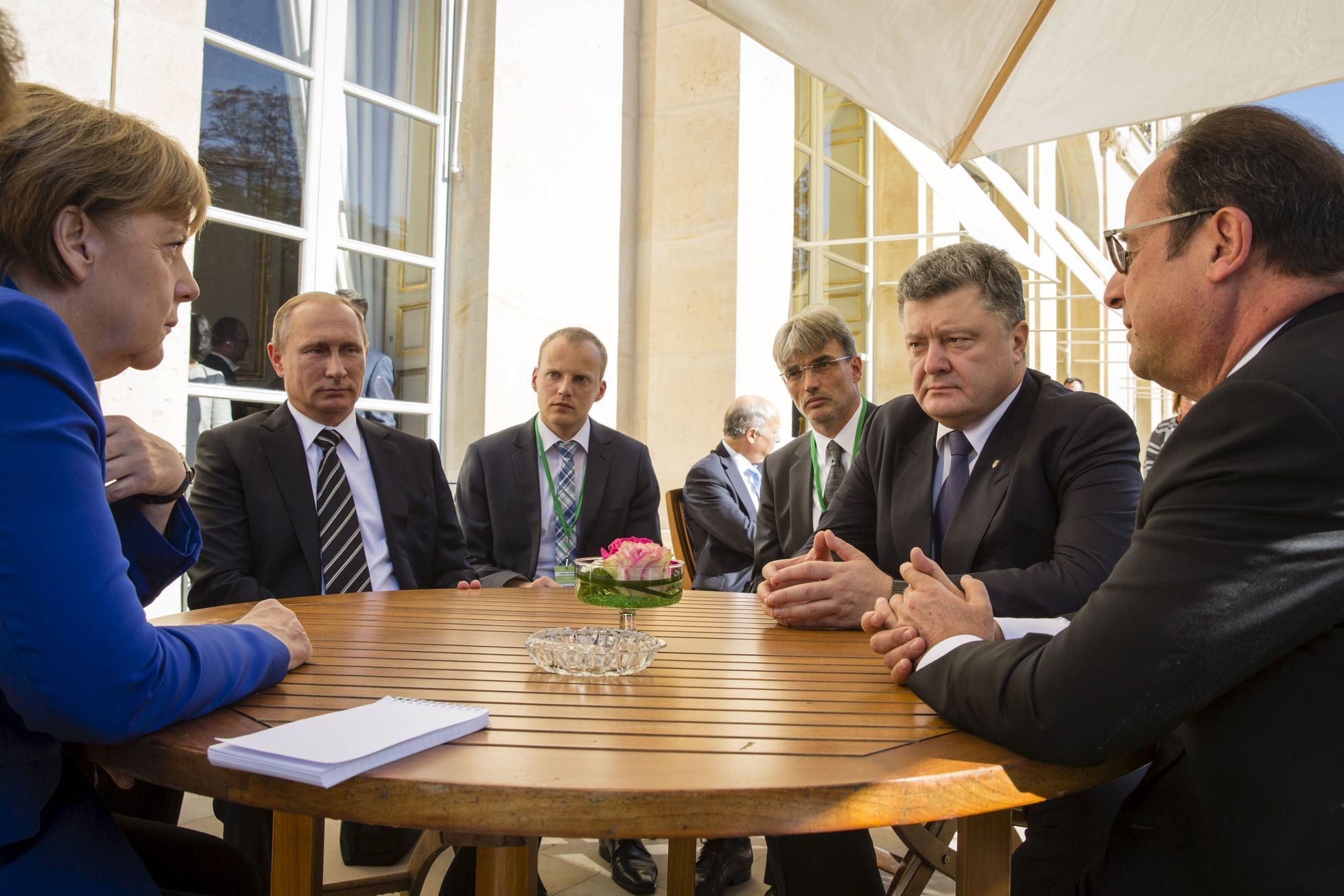 Merkelová, Putin, Porošenko, Hollande v Paříži