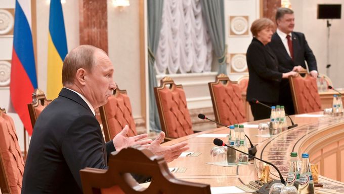 Vladimir Putin na jednáních v Minsku.