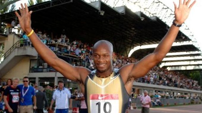 Světový rekordman Asafa Powell v Rieti.