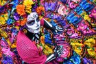 Sergio Carrasco (Mexiko): Catrina v barvách (snímek z oslav Dne mrtvých v Mexiku). Finalista Sony World Photography Awards 2020 v kategorii Kultura / jednotlivé snímky.
