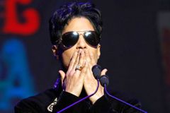 Šest sourozenců zesnulého zpěváka Prince oznámilo, že brzy uspořádá oficiální vzpomínkový obřad