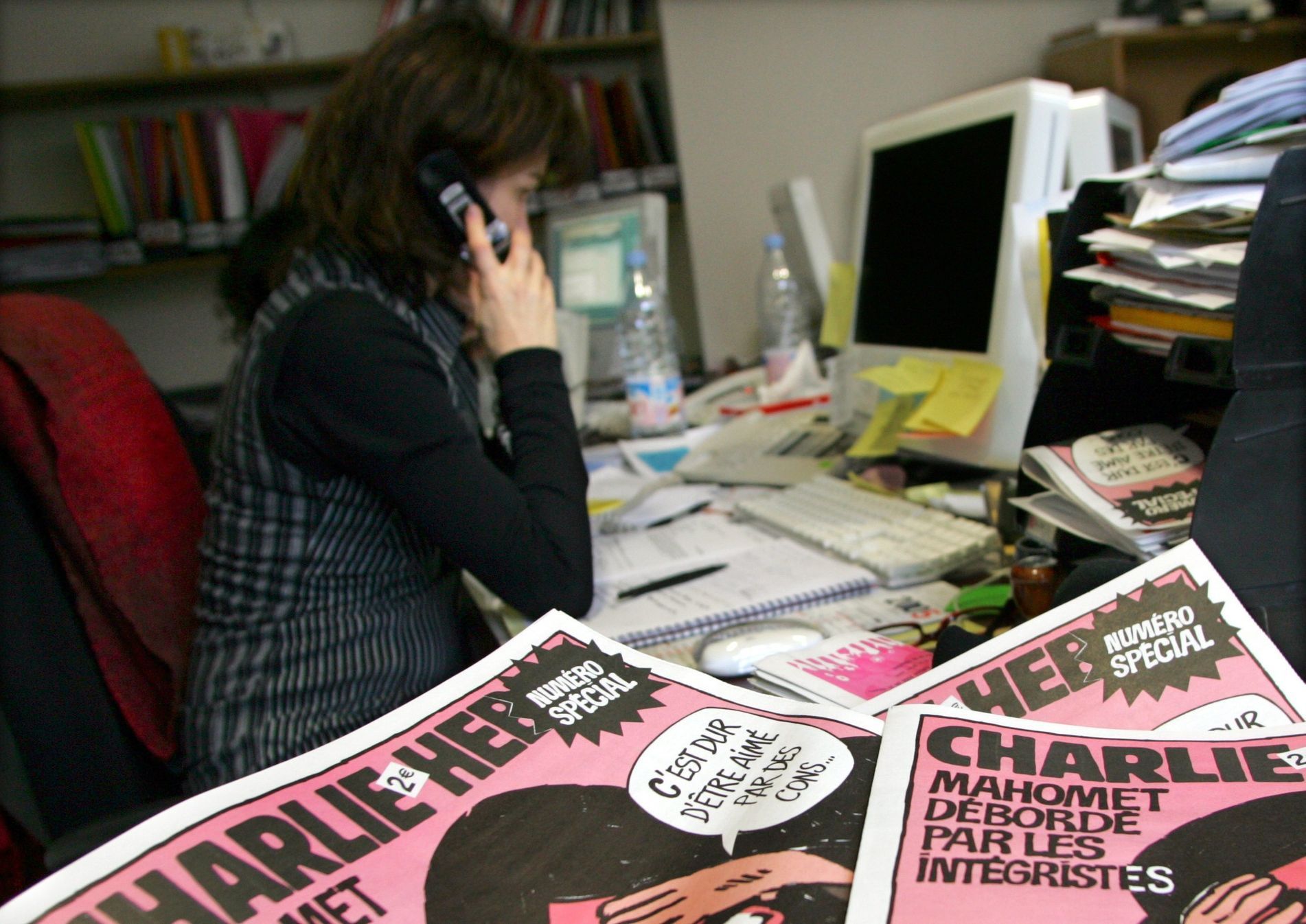 Novinářka v redakci týdeníku Charlie Hebdo