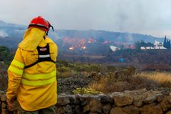 Erupce sopky na Kanárech pokračuje. Na ostrově La Palma znovu uzavřeli letiště