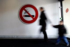 Dva měsíce protikuřáckého zákona překvapily. Přestupků až na výjimky moc nepřibylo