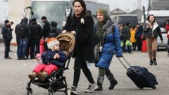 Válka na Ukrajině - nádraží Lvov, uprchlíci, děti, ukrajinci, humanitární krize