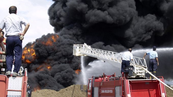 Požár ropovodu Baku-Tbilisi-Ceyhan po útoku separatistů z Kurdské strany pracujících