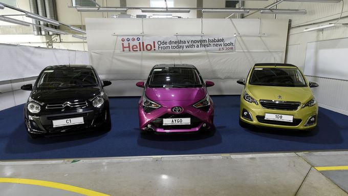 Tři minivozy vyráběné v továrně TPCA ve středočeském Kolíně, zleva: Citroën C1, Toyota Aygo a Peugeot 108.
