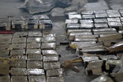 Na letišti v Uruguayi zatkli Čecha, v kufru ukrýval přes pět kilogramů kokainu