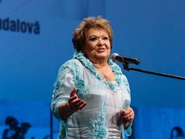 Jiřina Bohdalová se chce dožít stovky. Ve svých 93 letech sekla s kouřením