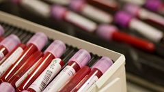 Doping, krevní testy, ampule s krví, Lausanne