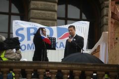 Stojíme za prezidentem a nechceme uprchlíky: Okamurovo hnutí půjde do krajských voleb se Zemanovci