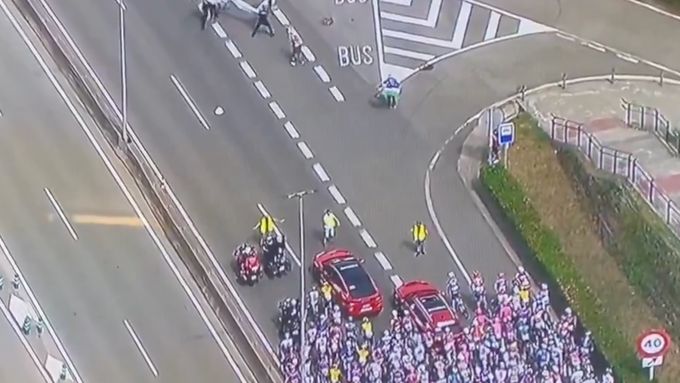 Propalestinští aktivisté během Vuelty