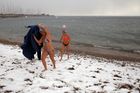 Neobvyklé počasí zažívali tento týden i na pobřeží Středozemního moře na jihozápadě Turecka, kde v některých městech, včetně populárního letoviska Antalya, napadl sníh poprvé po téměř 30 letech.