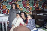 Kaddáfího druhá manželka Safíja mu za jedenatřicet let manželství, které trvá dodnes, porodila celkem sedm dětí. Snímek z 12. ledna 1986.