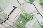 Bezdomovec na pařížském letišti ukradl půl milionu eur v hotovosti. S penězi utekl do severní Afriky