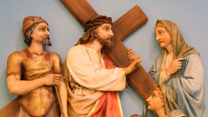 Ježíš na kříži je symbolem Velikonoc a zároveň námi znovunalezených křesťanských hodnot.