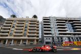 Pouze v Monaku můžete sledovat závod formule 1 přímo z okna svého bytu. Pokud ho tedy za velmi tučnou provizi na dobu konání Velké ceny nepronajmete movitému cizinci.
