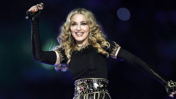 Madonna při posledním veřejném vystoupení v únoru na Super Bowl. Ilustrační snímek