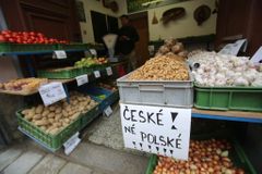 O diskriminaci polských potravin nevím, ujišťuje Jurečka