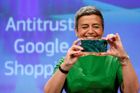 Google dostal od Evropské komise rekordní pokutu 2,42 miliardy eur. Zvýhodňoval svou službu Nákupy