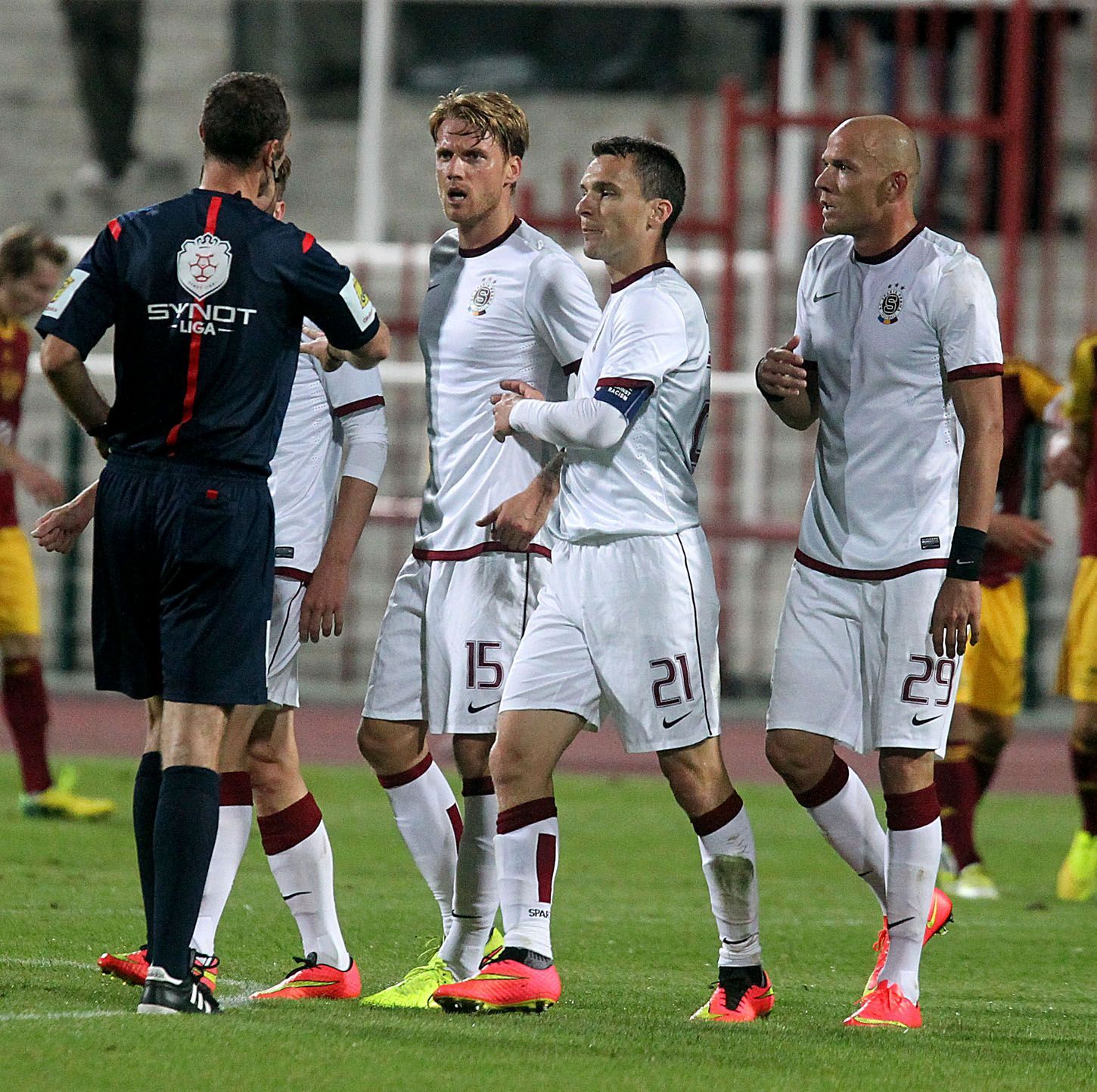 Dukla vs. Sparta, utkání Synot ligy (Kovařík, Kováč, Lafata, Bednář)