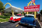 FOTO McDonald's slaví 60 let. Za jeho úspěchem stojí Čech
