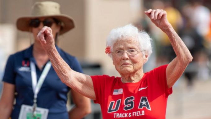 Stařenka ve 105 letech sprintuje jako zamlada. Zaběhla nejrychlejší stovku ve své kategorii